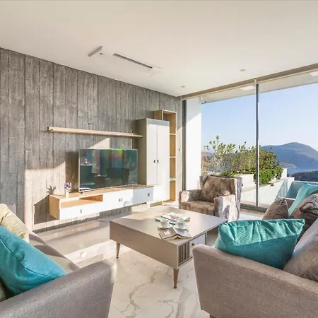 Sleeps 6 With Pool Air Con And Wifi *