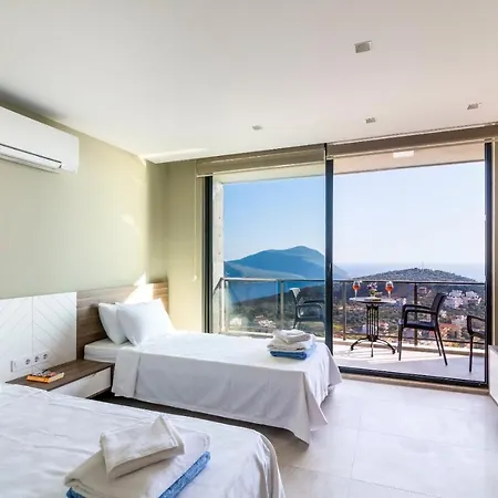 Sleeps 6 With Pool Air Con And Wifi